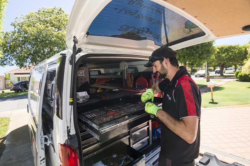 Top Benefits of Hiring a Mobile Auto Mechanic Near Your Location