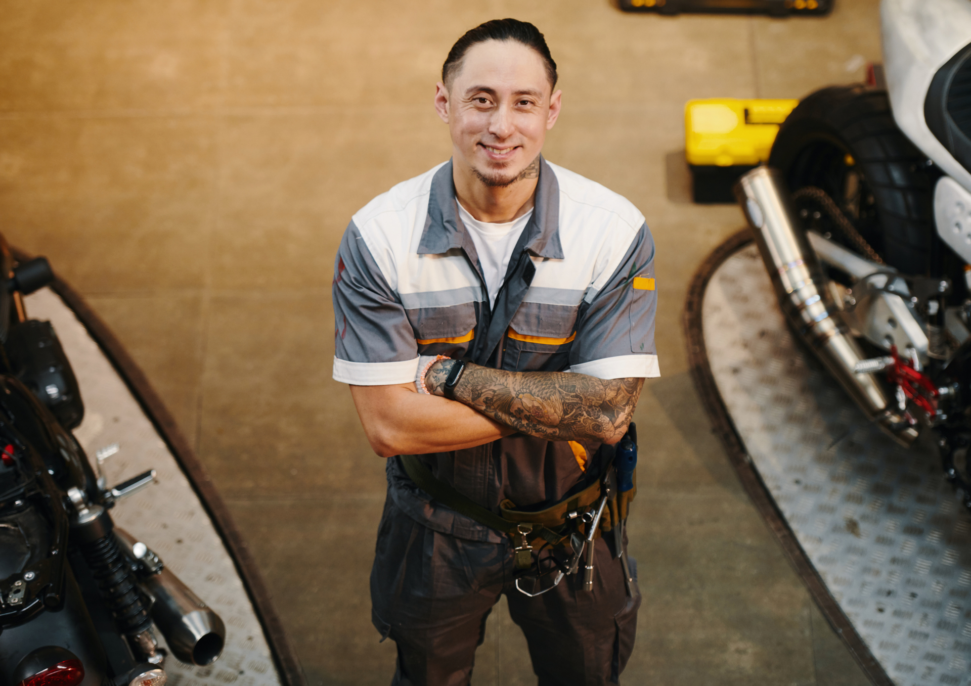 How Mobile Oil Change Technicians Keep Your Property Protected