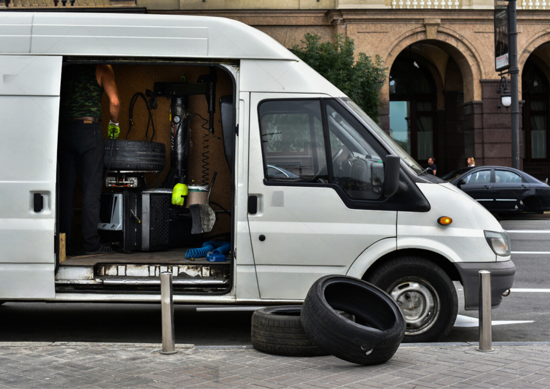 Top Causes of Sudden Tyre Failure and Role of Emergency Support
